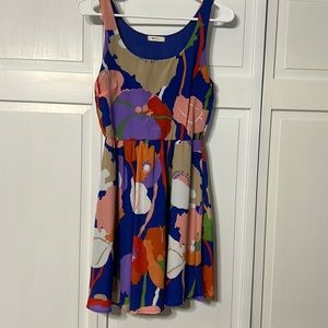 Everly. Women’s small. Floral dress with waisted band.